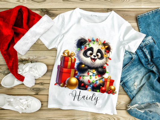 Linda camiseta navideña con animales festivos