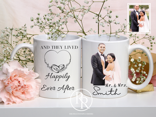 Tazas con retratos de boda en dibujos animados