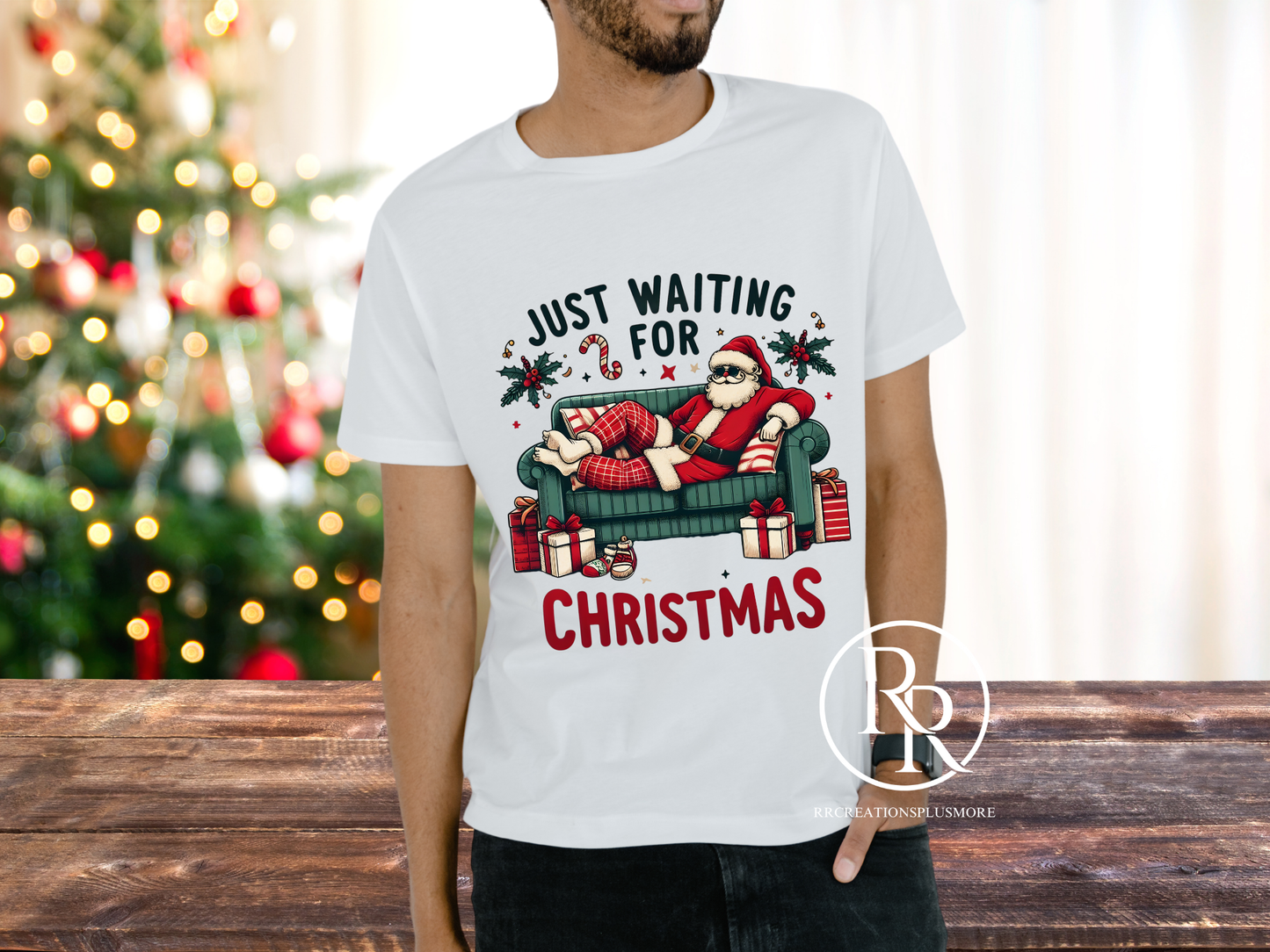 Camiseta "Solo esperando la Navidad"