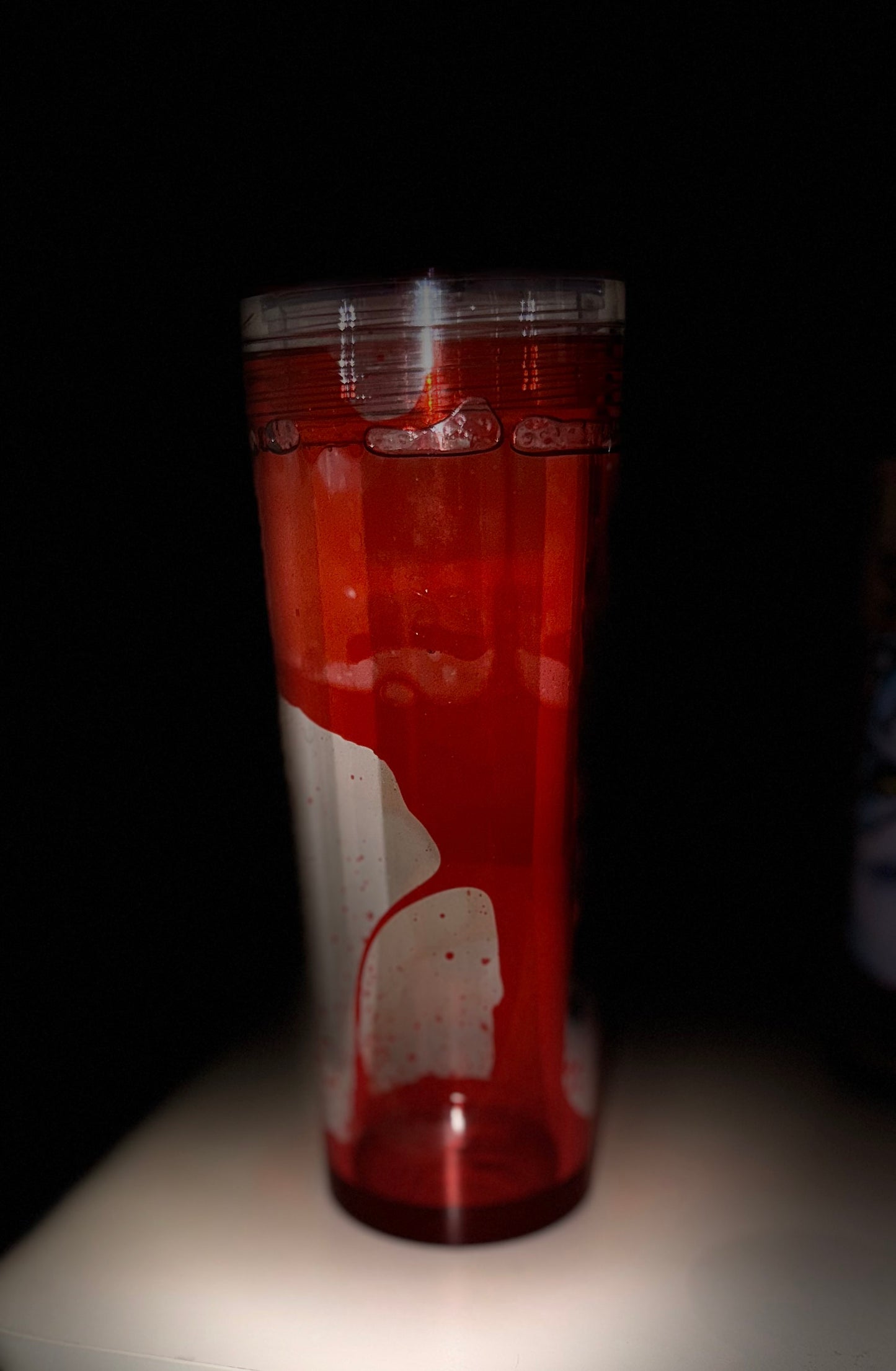 Vaso de plástico con goteo de sangre personalizado 